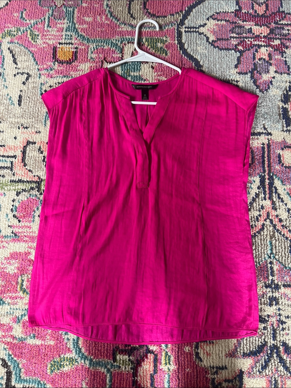 Banana Republic Fuchsia Split-Neck Cap Sleeve Blouse